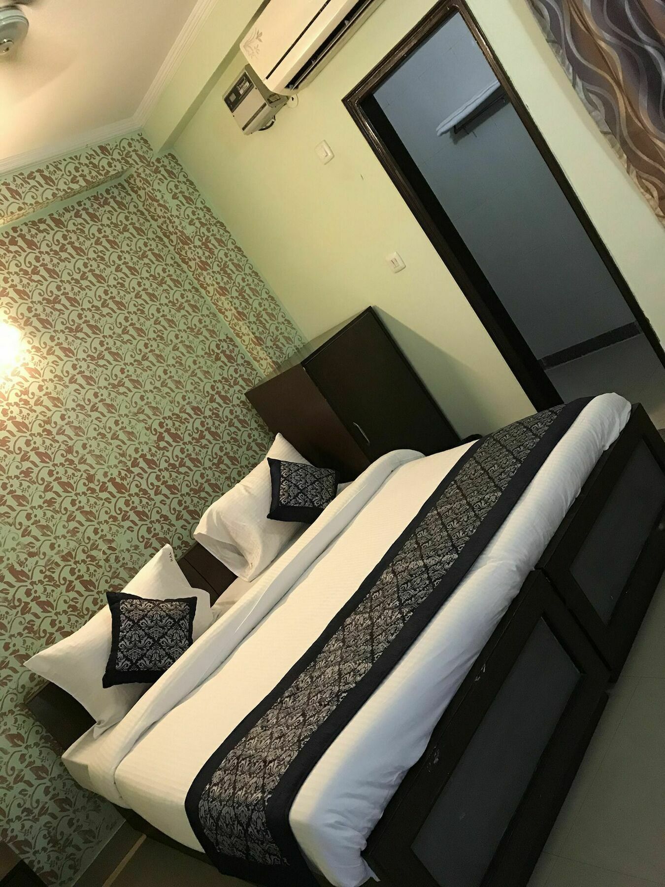 Hotel Aero Look Нью-Дели Экстерьер фото